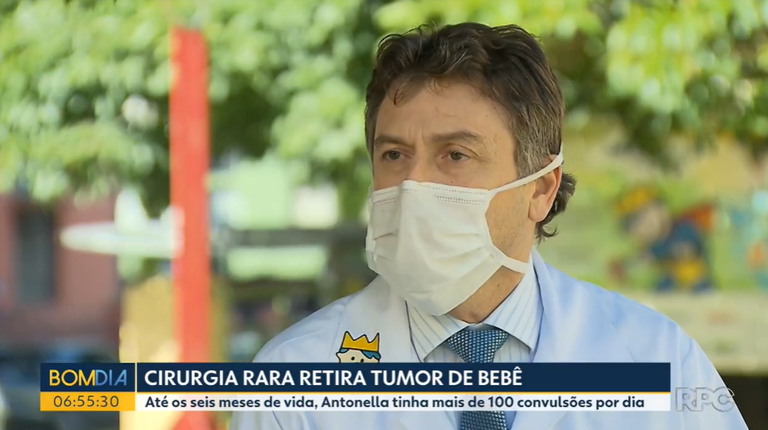 Cirurgia rara ajuda a melhorar a vida de bebê de 6 meses